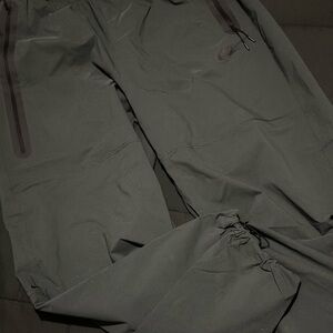 Nike Men's Loose Fit, Straight Leg, Stacked Length, Charcoal Cargo Pants